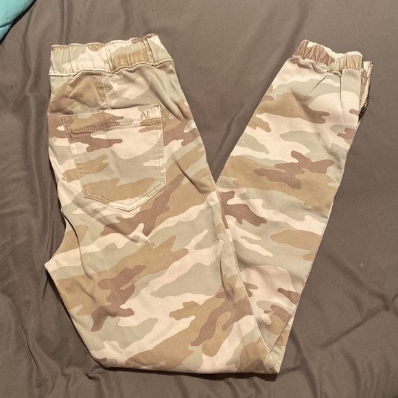 American Eagle Outfitters Jeans American Eagle Camo Baggy Joggers